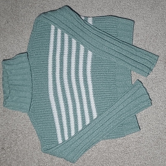 SO Striped Cable Knit Cropped Turtleneck Sweater | Green White | XS - Picture 3 of 10